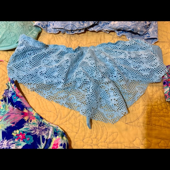 Lot of swim suit tops - Picture 2 of 16